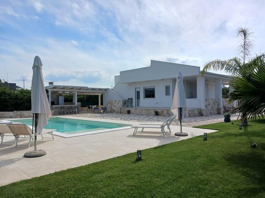 Malia Holiday Villa 孔韦尔萨诺 外观 照片