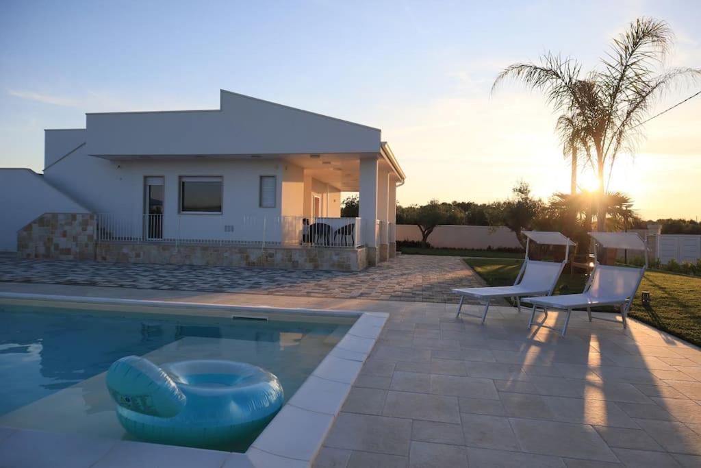 Malia Holiday Villa 孔韦尔萨诺 外观 照片